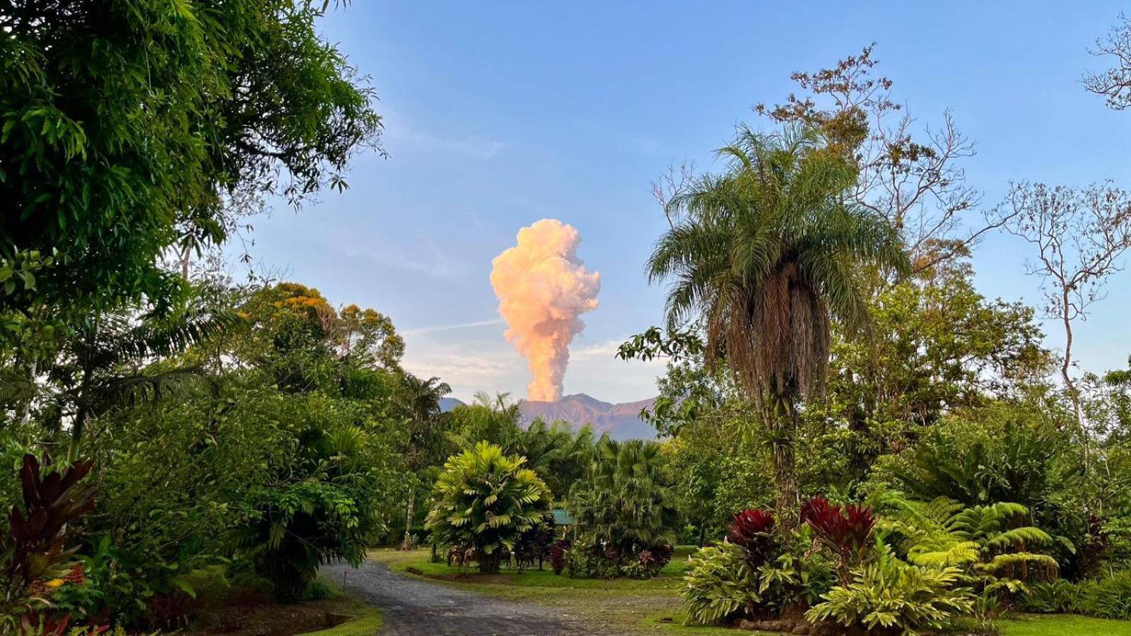 Blue River Resort & Hot Springs Rincon de la Vieja Exterior photo